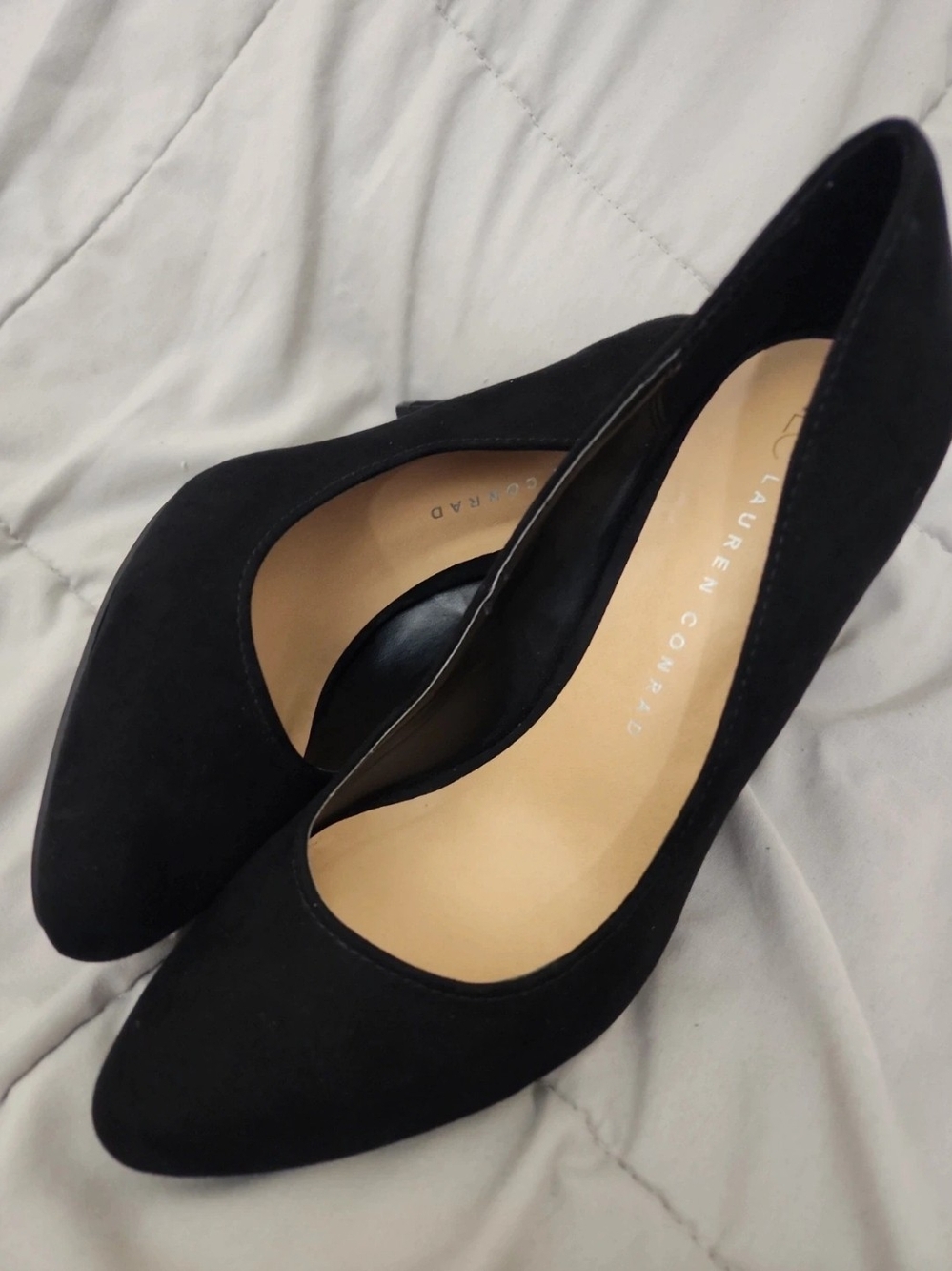 LC Lauren Conrad Black Classic Pointed-Toe Pumps